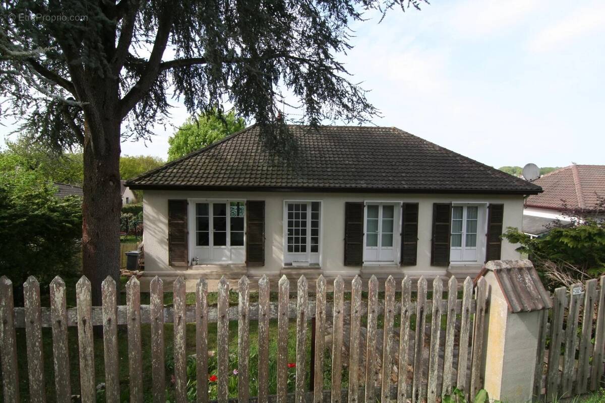 Maison à SAINT-CHERON