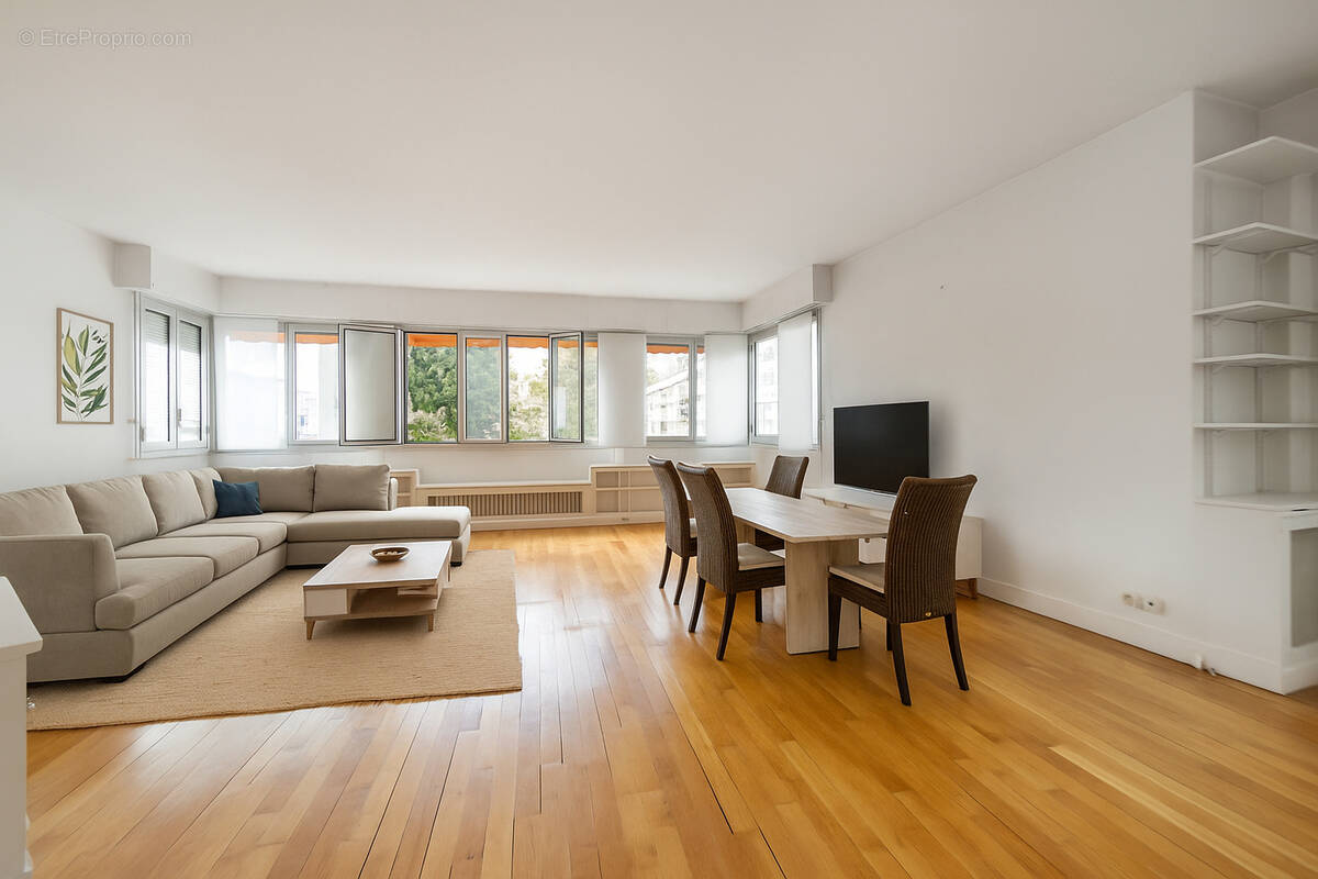 Appartement à NEUILLY-SUR-SEINE