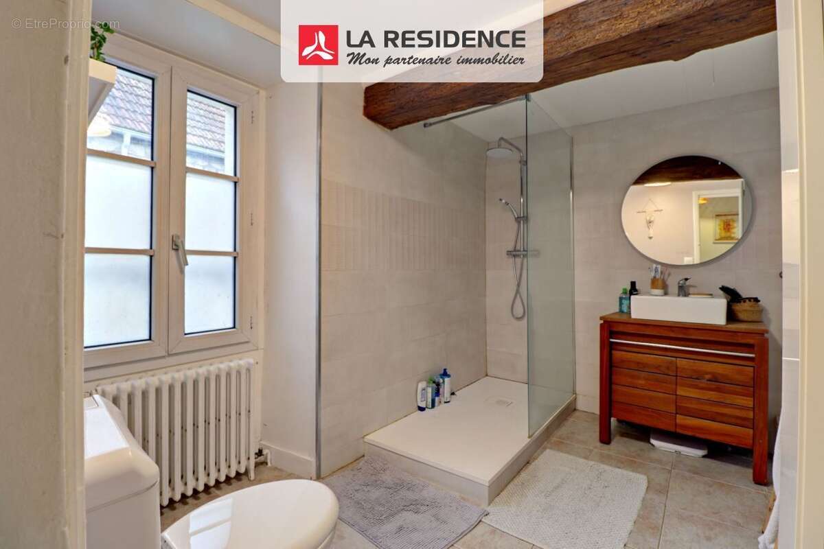 Maison à JOUY-LE-MOUTIER