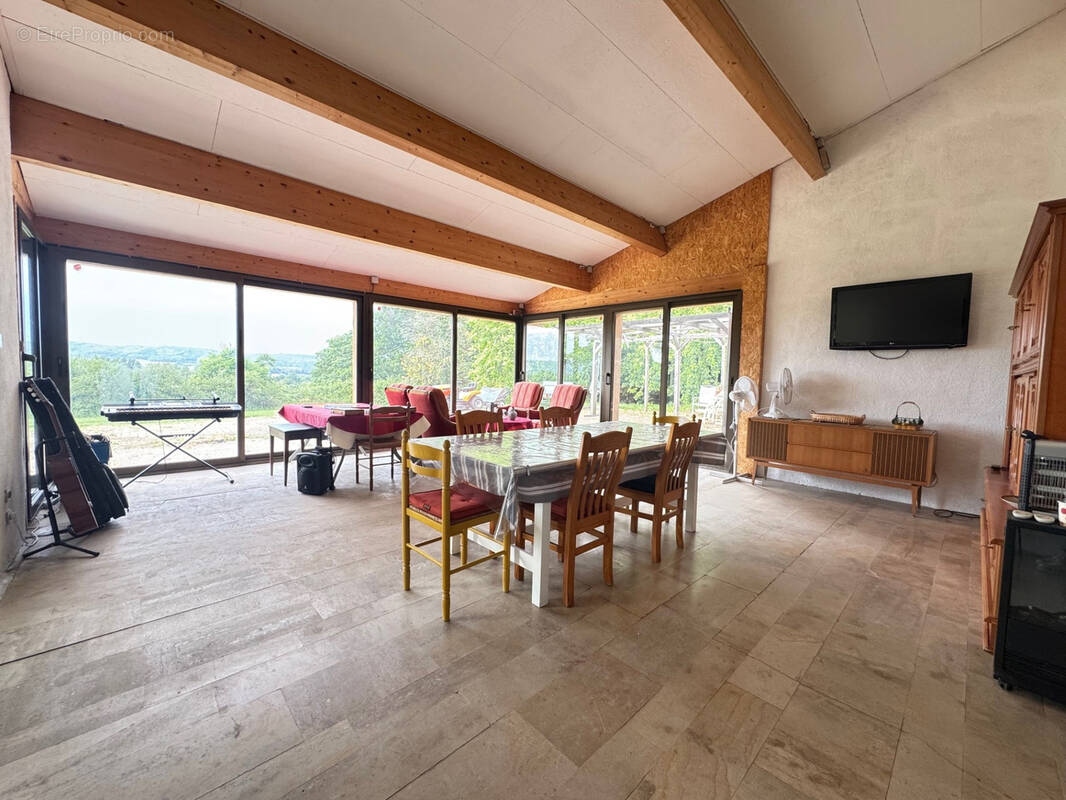 Maison à BEAUREPAIRE