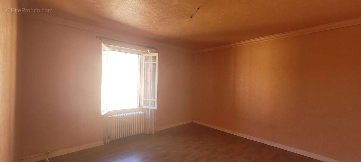 Maison 108 m² à Bourlens  - photo 7