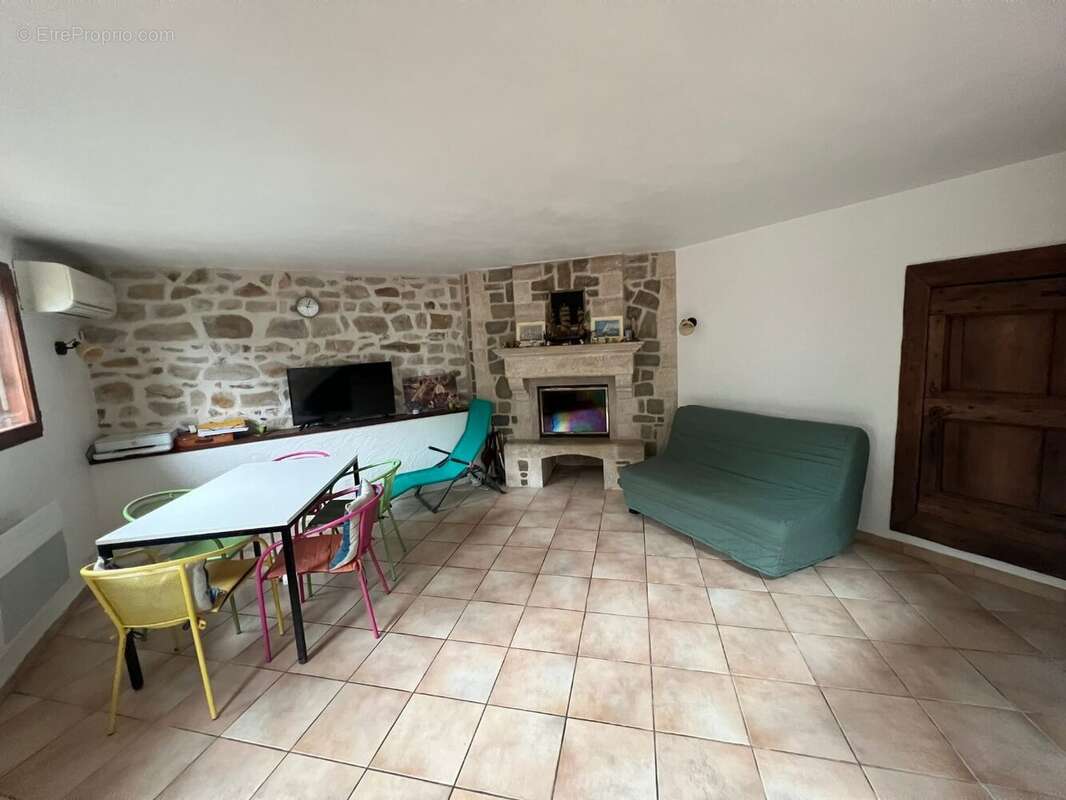 Maison à SAINT-CHERON