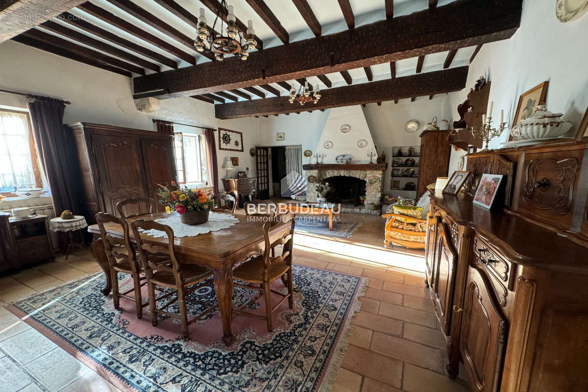 Maison à SAINT-TRINIT