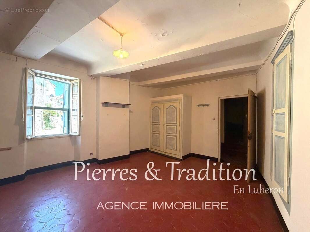 Luberon, maison de village à rénover à Castellet - photo 7