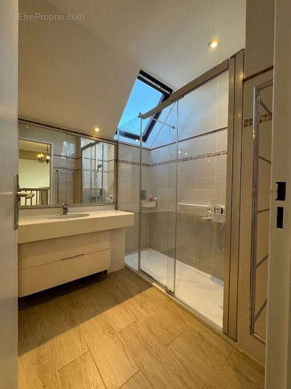 Maison à SAINT-NOM-LA-BRETECHE