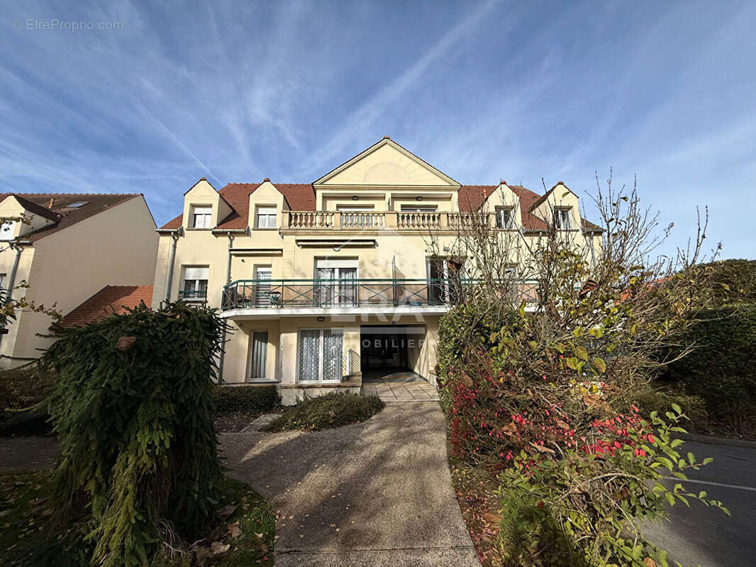 Appartement à BRIE-COMTE-ROBERT