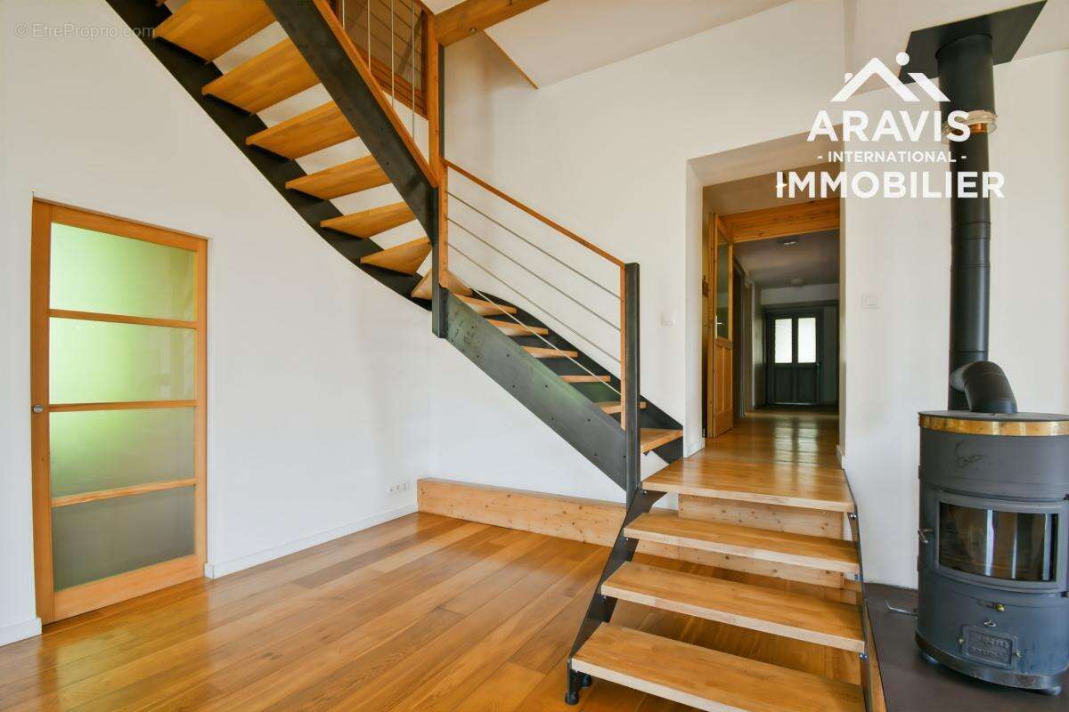 Appartement à DINGY-SAINT-CLAIR