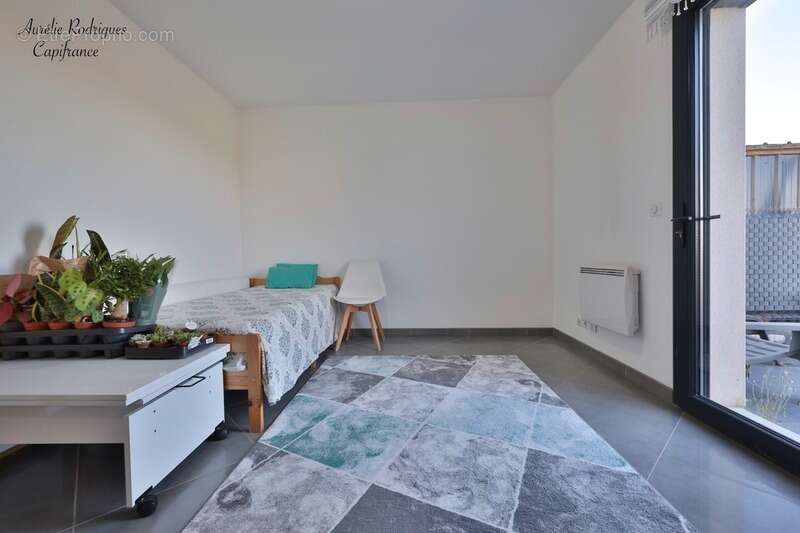 Maison à BAGE-LE-CHATEL