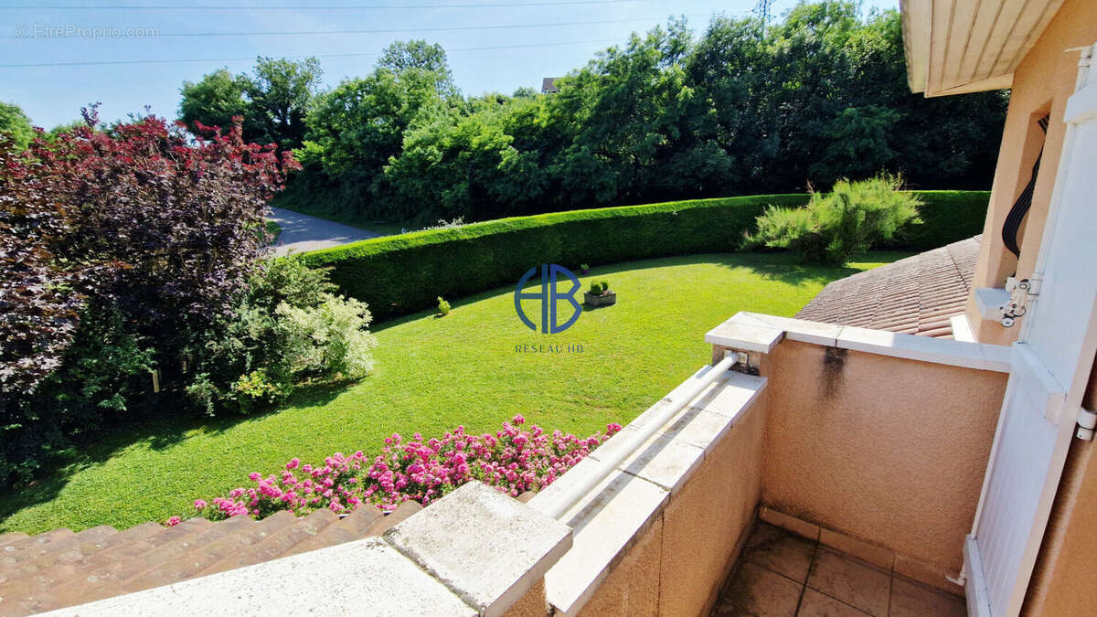 Maison à MONTALIEU-VERCIEU