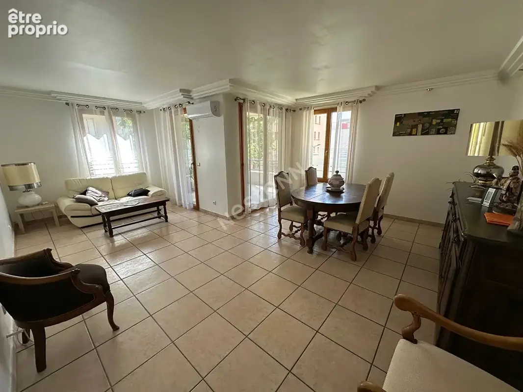 Appartement T3  83.34 m2, GRATTE-CIEL Villeurbanne , 2 chambres, balcon - photo 2