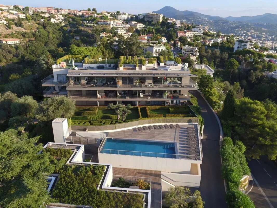 Alpes maritimes - nice (06) - st pierre de feric: vente appartement 3 pieces residence de haut standing piscine /terrasse/ stati - photo 2