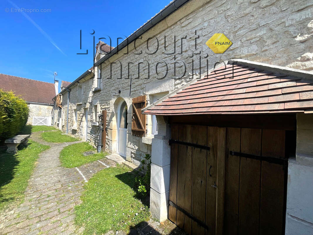 Maison à ANGY