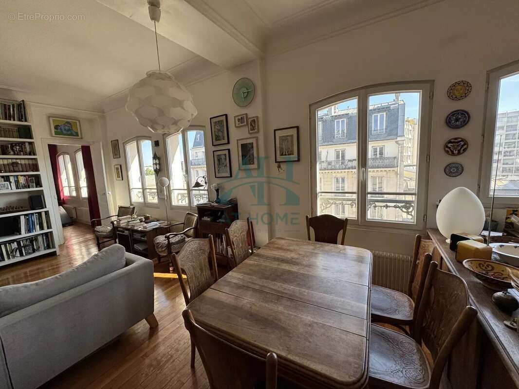 Appartement à PARIS-10E