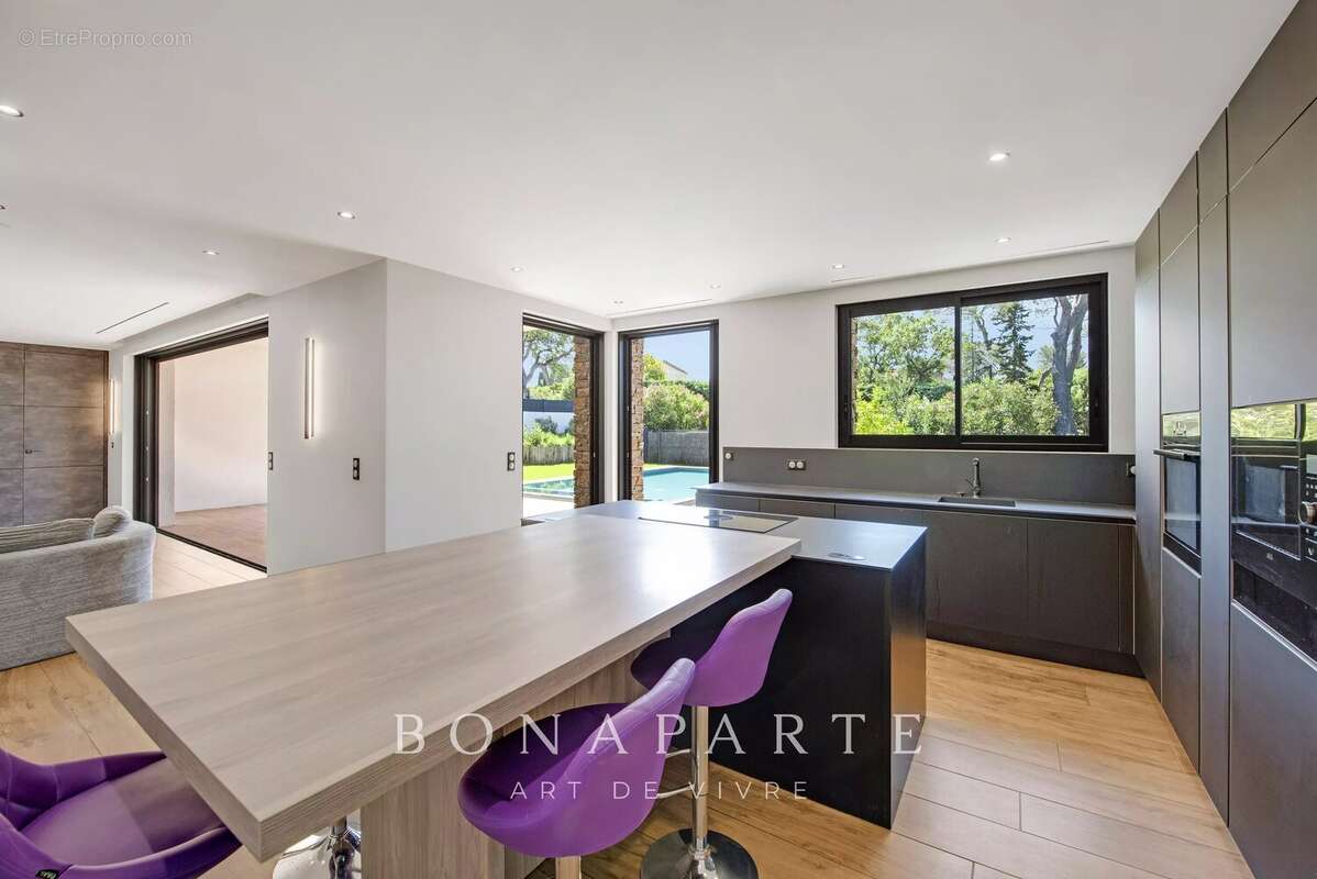 EXCLUSIVITÉ – Villa contemporaine de 330m² à très haute performance énergétique - photo 9