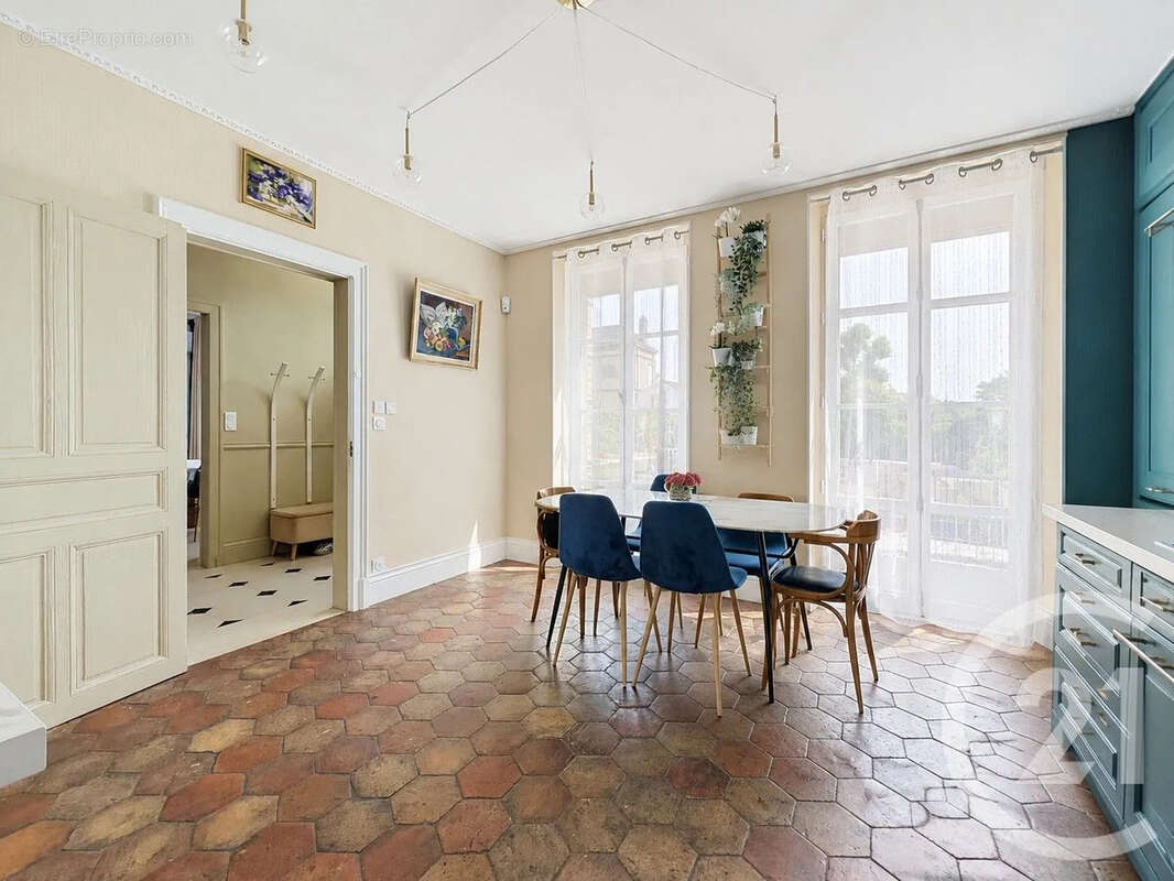 Maison 235 m² à Dierrey-Saint-Pierre  - photo 10