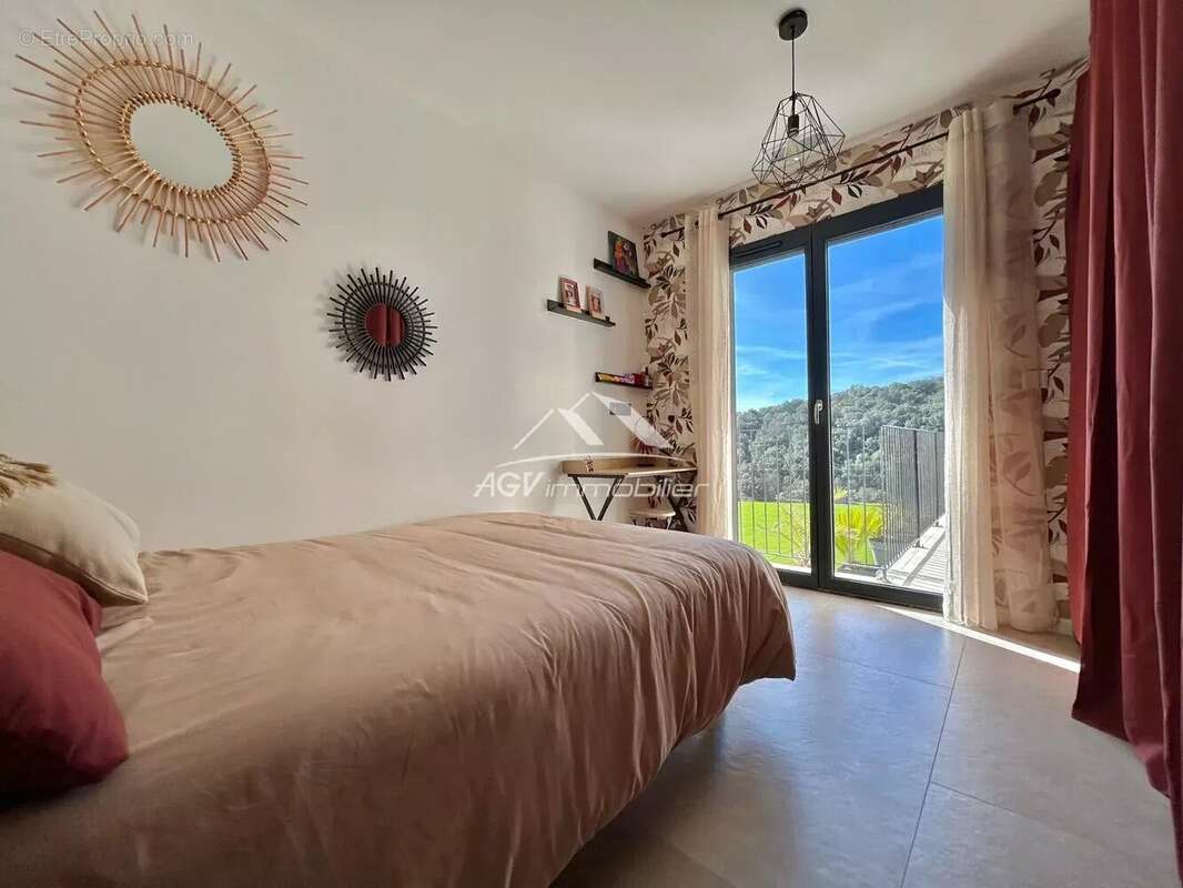 Maison à SAINT-JEAN-DU-PIN