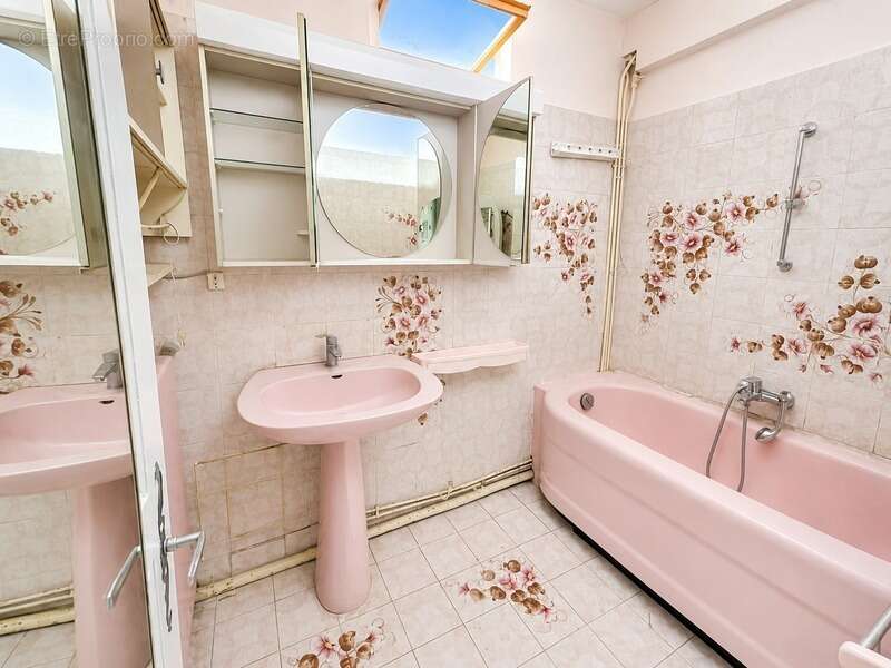 Appartement à PARIS-10E