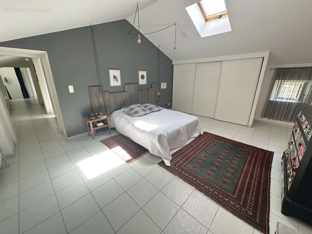 Ensemble de charme avec deux maison en pierre, dépendances, piscine, près de Duras et Monségur - photo 7