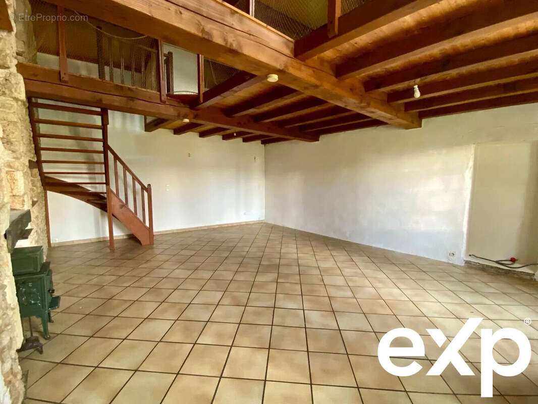 Maison à BOURCEFRANC-LE-CHAPUS