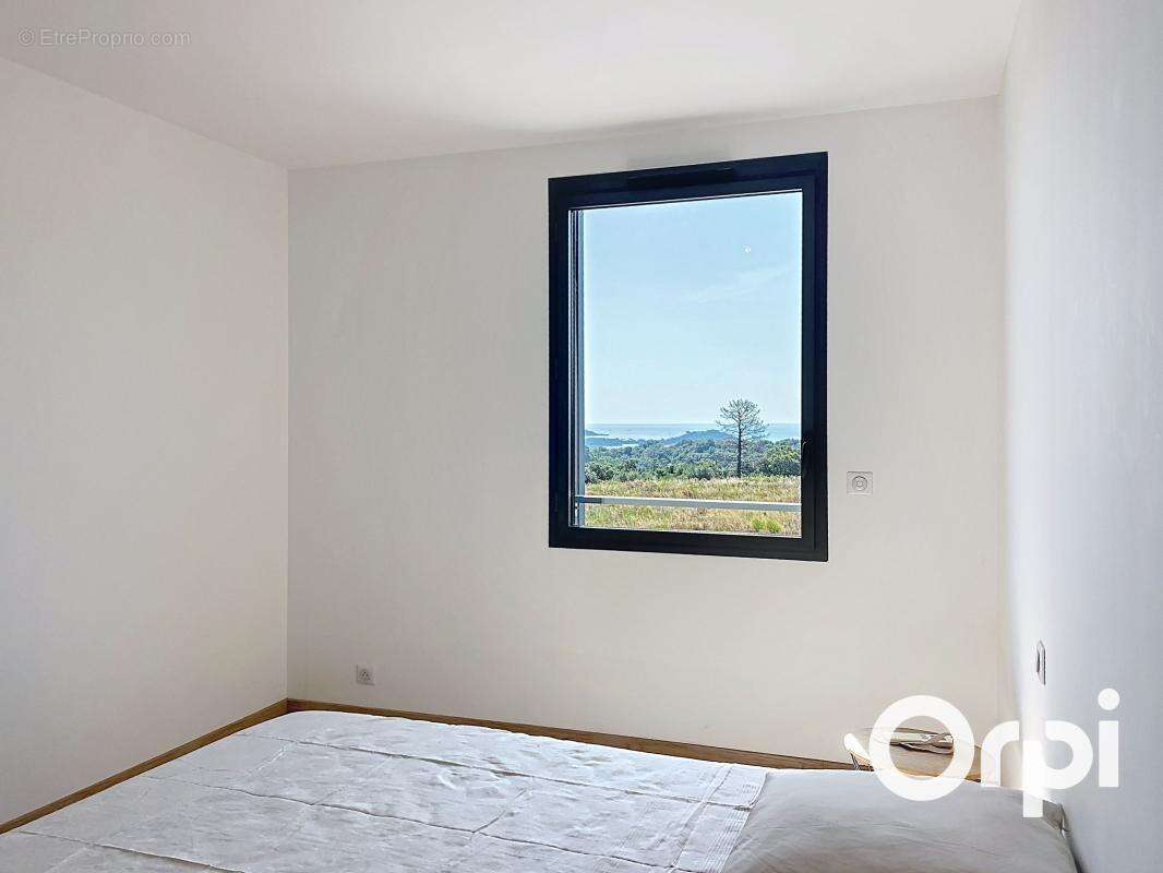 Appartement T3 - Vue mer - - photo 9