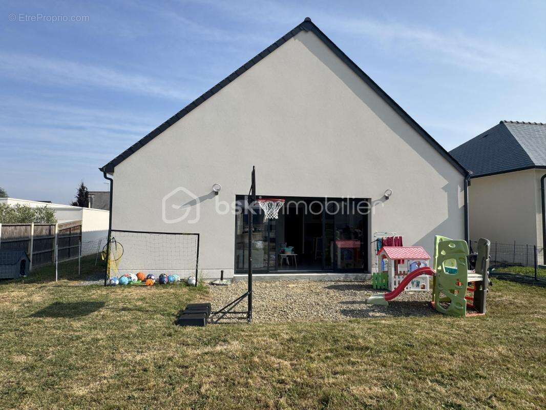 Maison à SAINT-PIERRE-LA-COUR