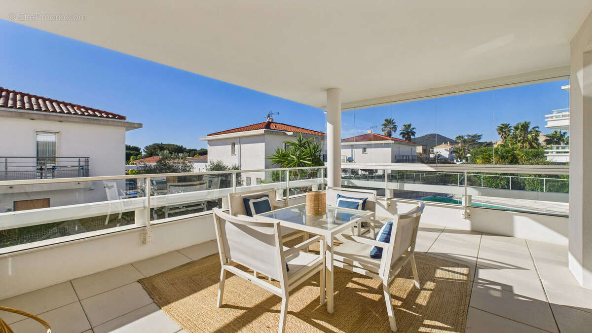 Appartement à CARQUEIRANNE