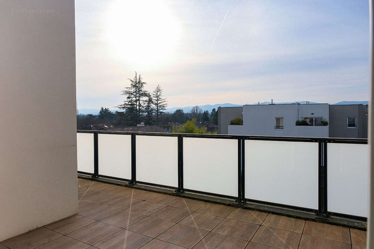 Appartement à CHARBONNIERES-LES-BAINS