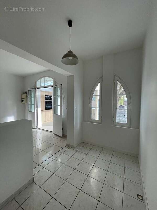 Dégagement - Maison à MEZY-SUR-SEINE