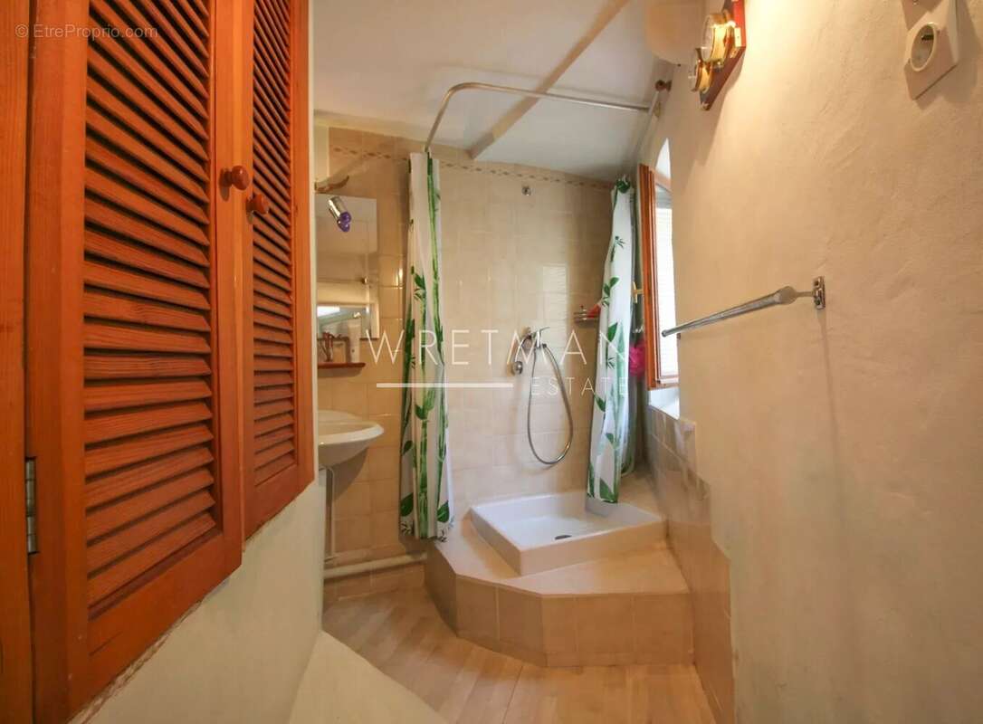Appartement à L'ESCARENE