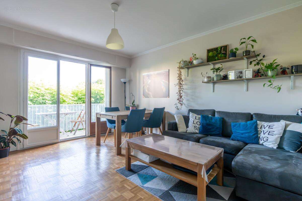 Appartement à SAINT-MAUR-DES-FOSSES