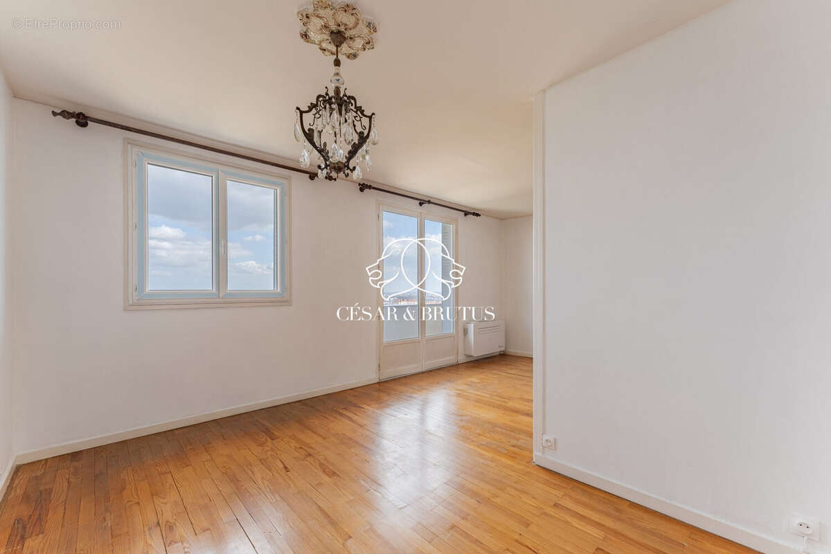 Appartement à LA MULATIERE
