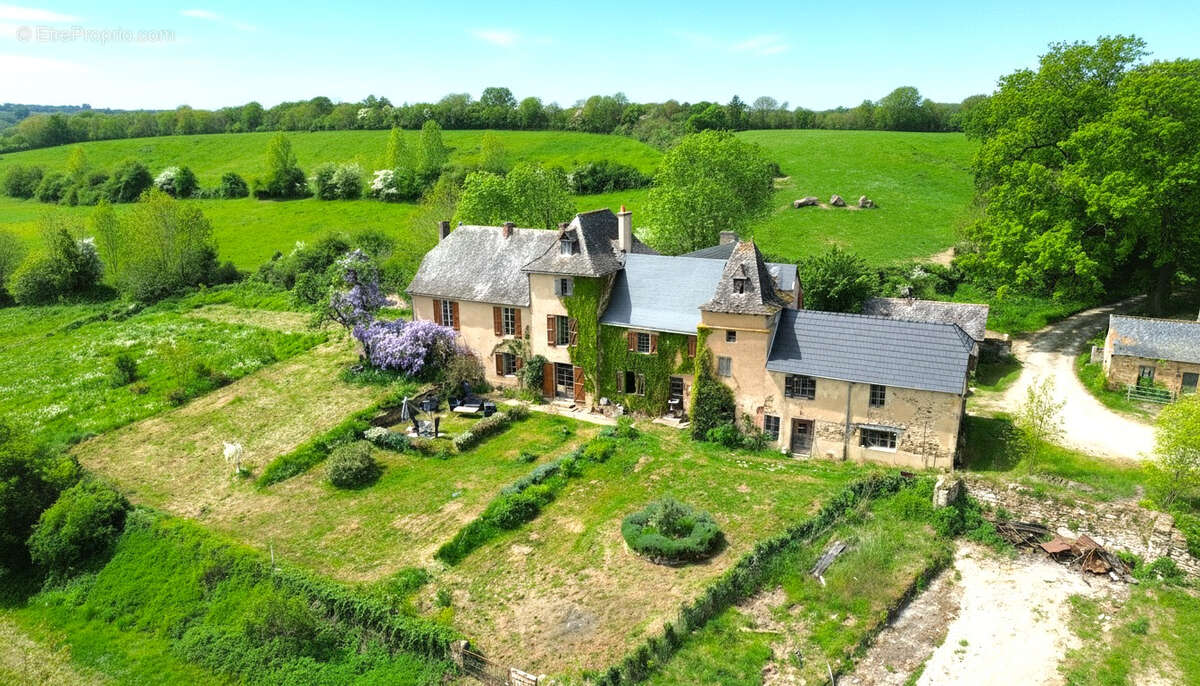 Demeure de prestige Auzits 8 pièces d'environ 247 m2 - photo 4