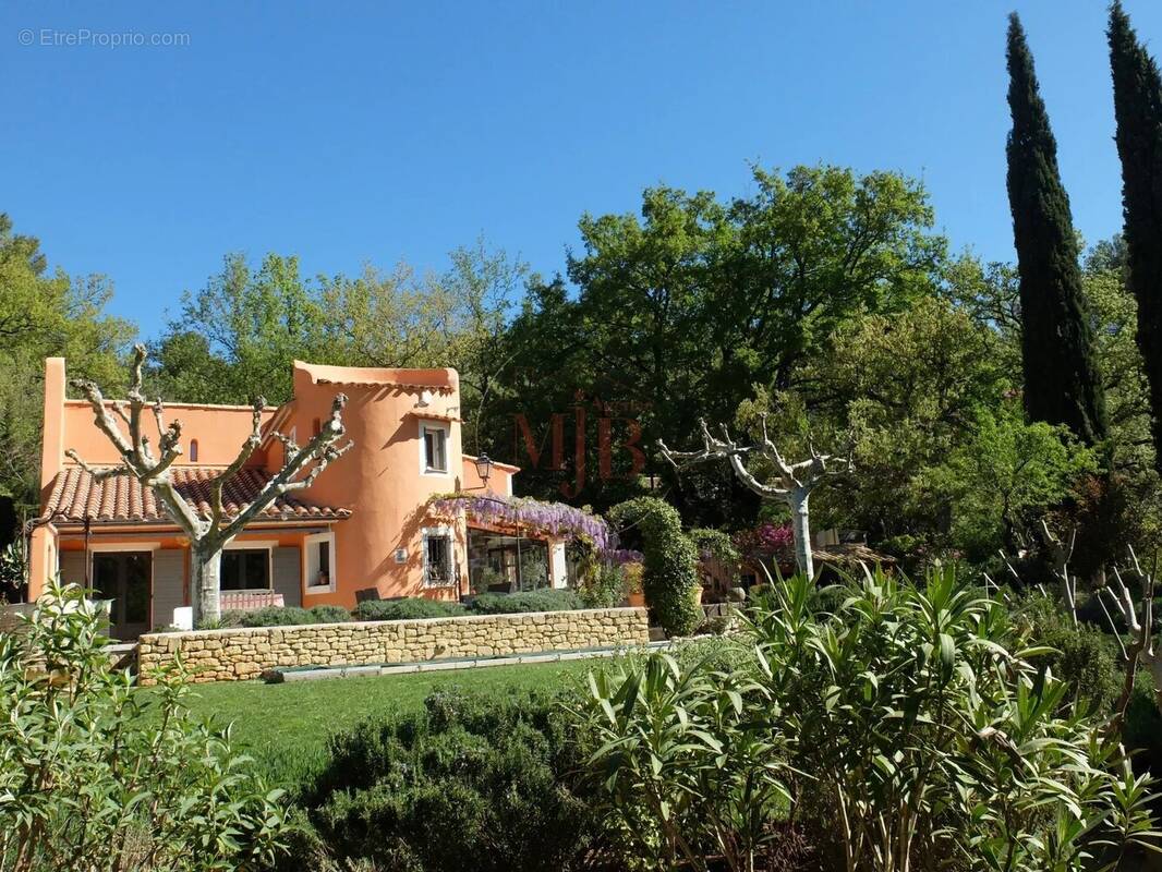 Maison à LE THOLONET