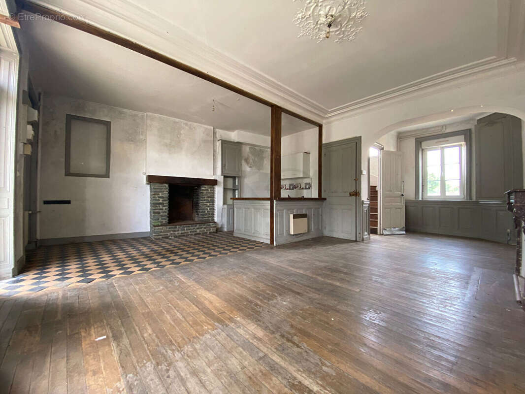 Maison à BELLOU-EN-HOULME