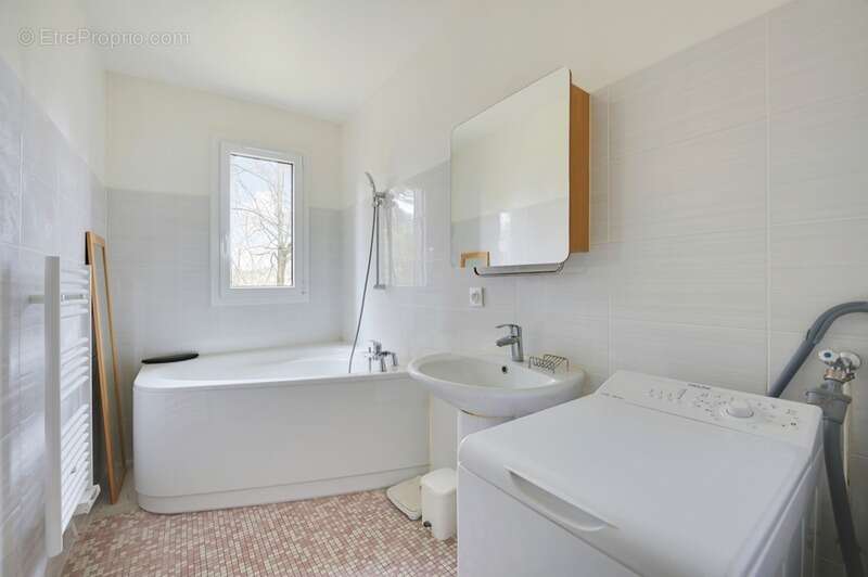 Appartement à BURES-SUR-YVETTE