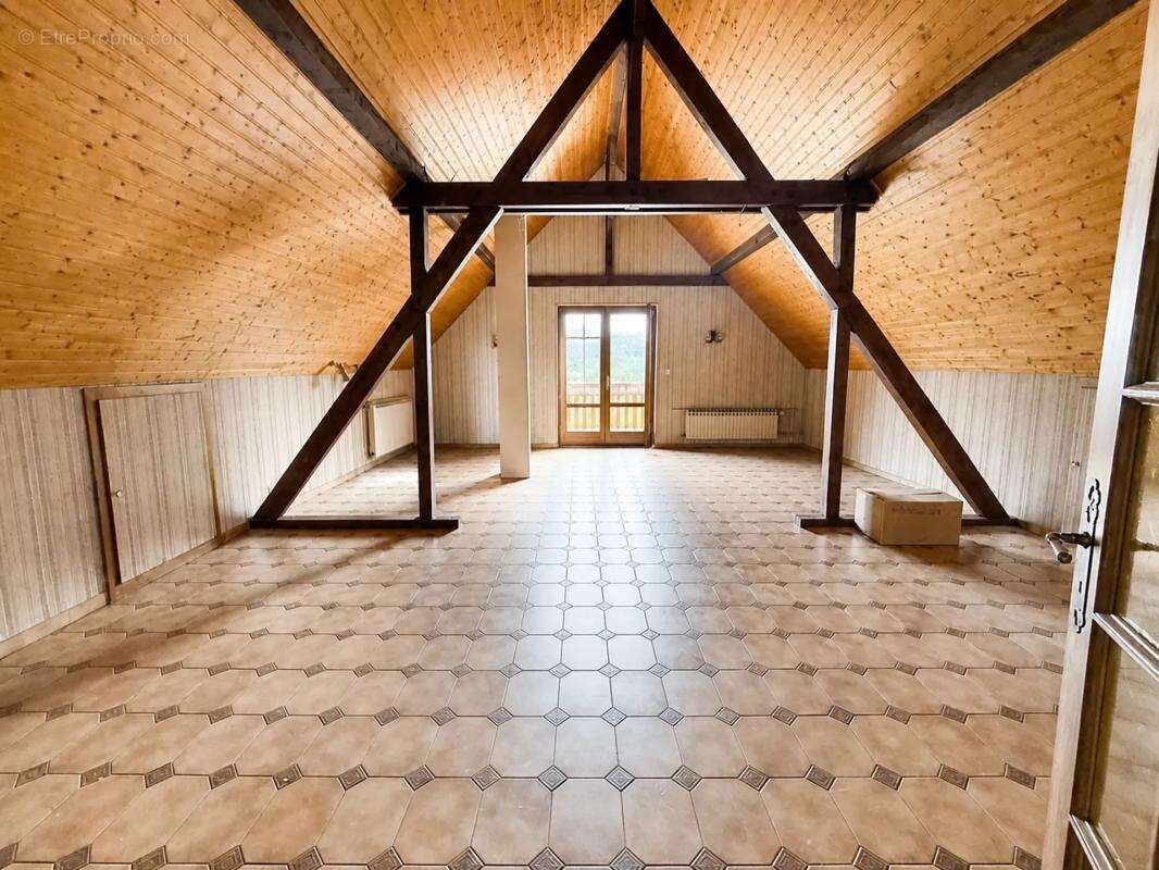 Maison de 11 pièces de 300 m² à Steinbach - photo 17