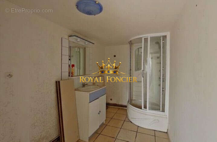 Maison 45 m² à La Celle-Guenand  - photo 7