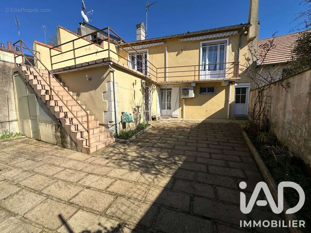 Maison 112 m² à Issoudun  - photo 8