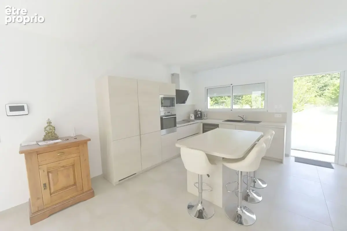 Maison 144 m² à Saint-Sulpice-De-Royan  - photo 6