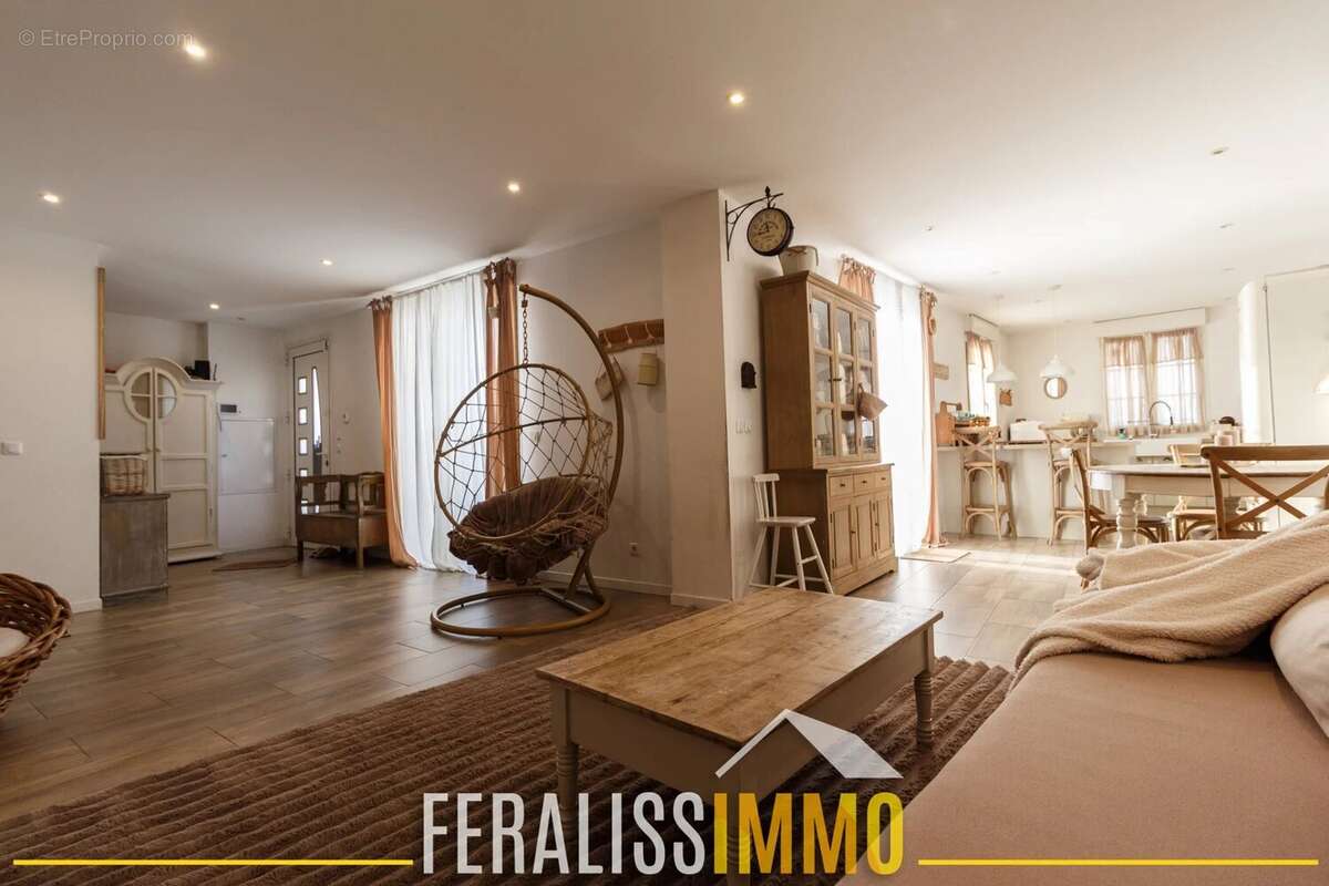 Maison à NEUVILLE-SUR-OISE