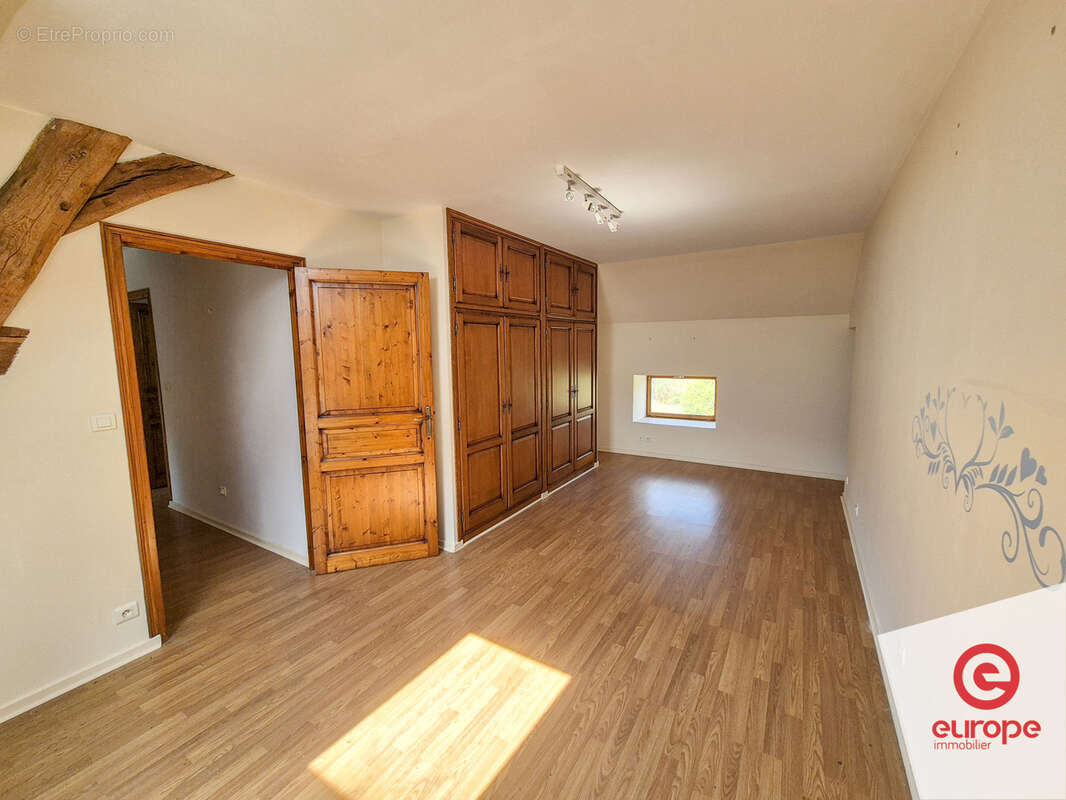 Ferme 10 pièces de 258m2 avec jardin et dépendances à Guillon-Terre-Plaine - photo 11