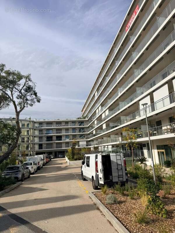 Appartement à SAINT-LAURENT-DU-VAR