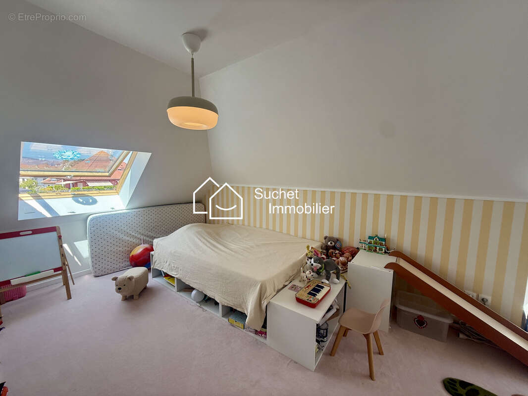 Superbe duplex en dernier étage avec triple exposition et 38 m2 d'extérieurs, à deux pas d'Annecy - photo 15
