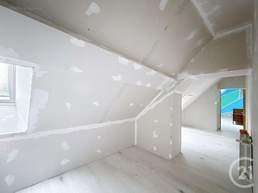 Maison à VILLETHIERRY