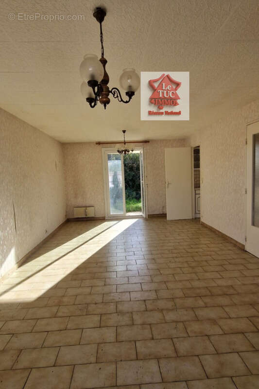 Maison à MONDRAGON