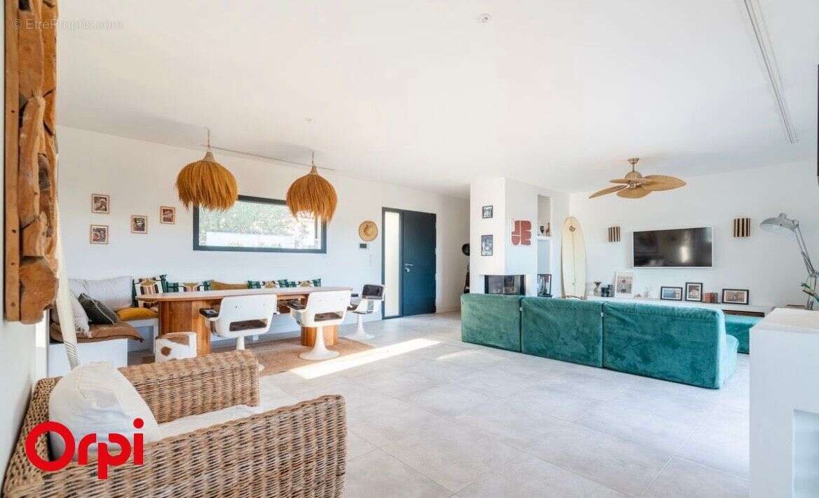 Maison à LA CADIERE-D'AZUR