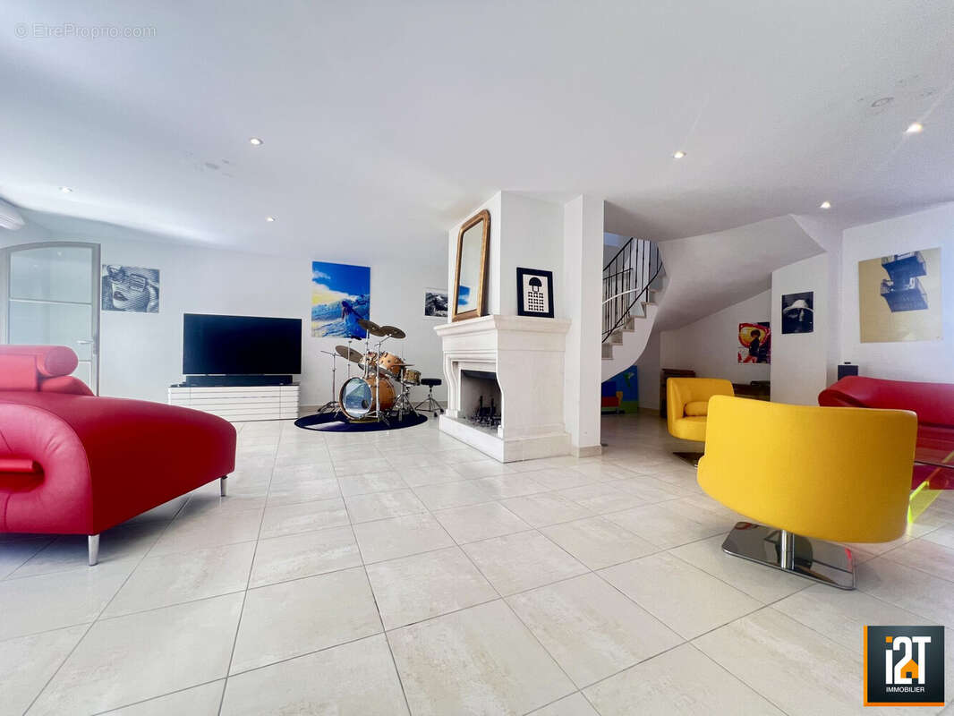 Maison à GARRIGUES-SAINTE-EULALIE