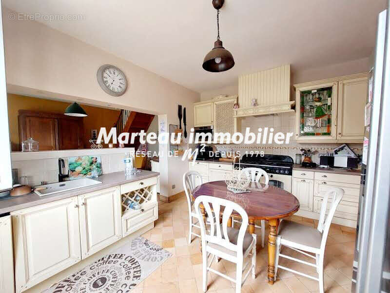 Maison à YVRE-L'EVEQUE