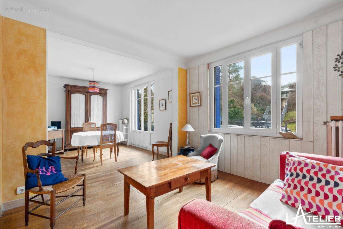 Maison à MAREIL-MARLY