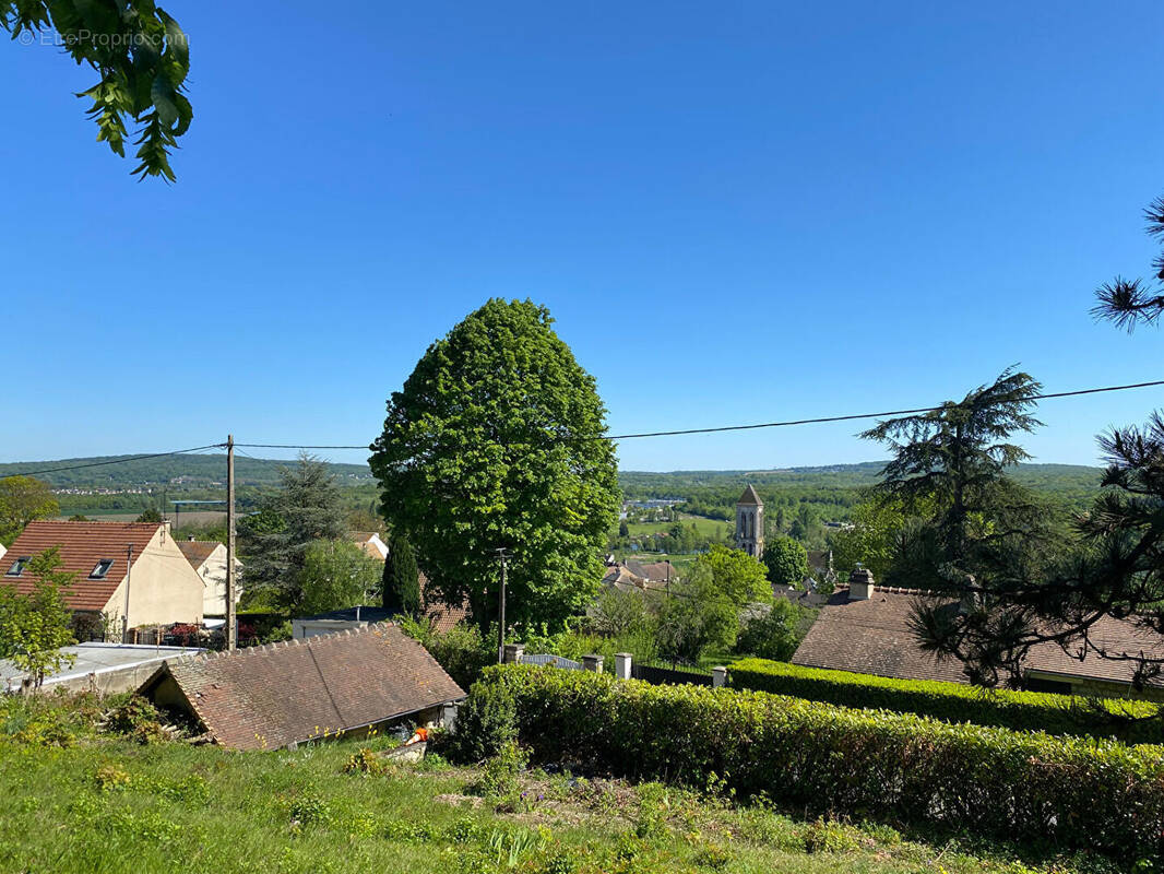 Terrain à CHAMPAGNE-SUR-OISE